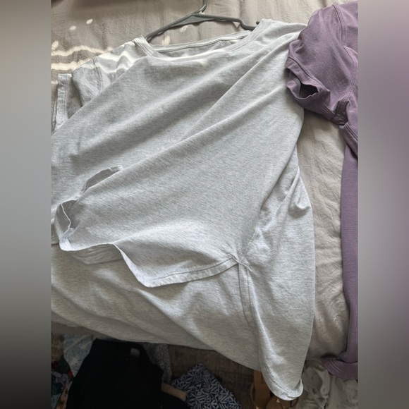 3 The gym people women’s workout t shirt with split hem - Picture 4 of 9